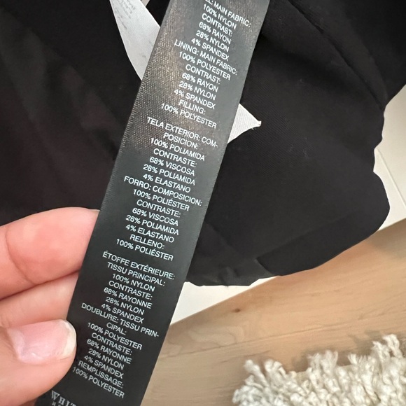 Brand new White House Black Market Black Quilted Blazer size XS - Picture 6 of 8